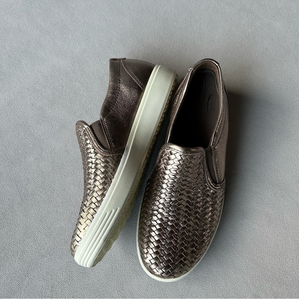 Ecco ~ Sofft 7 Woven Slip On ~ Women’s Size 6